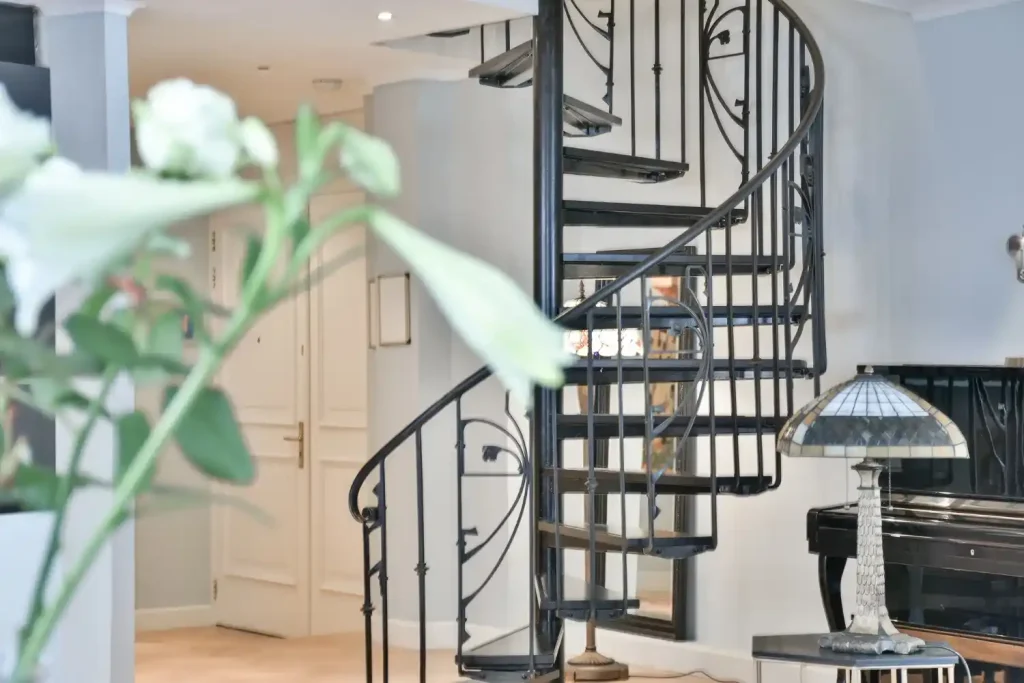 escaleras interiores salones