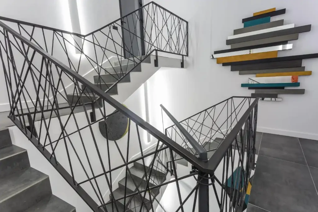 ideas salones con escaleras interiores
