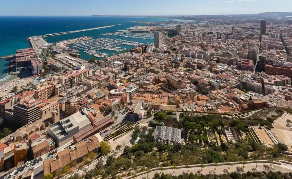 mejores zonas para invertir en vivienda en España en 2025
