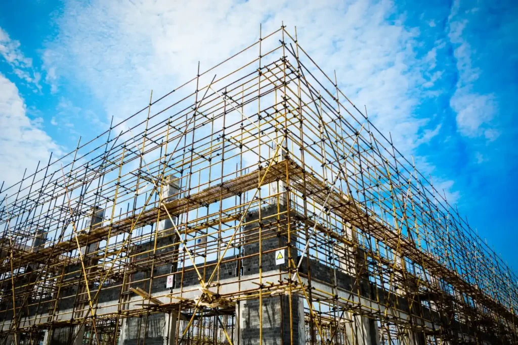 Qué tipo de andamios necesitas para tu obra
