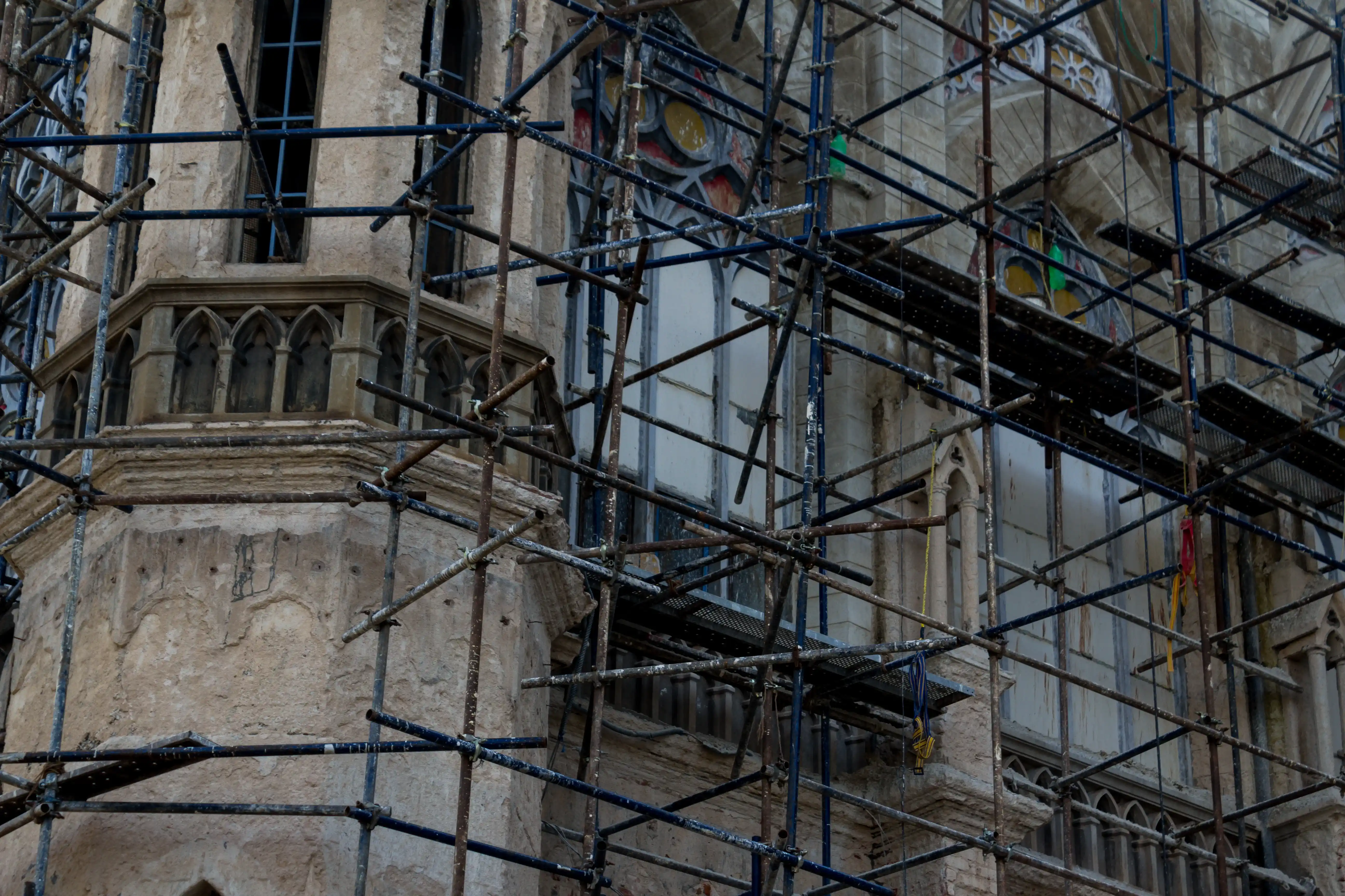 Restauración de fachadas Barcelona guía completa definitiva